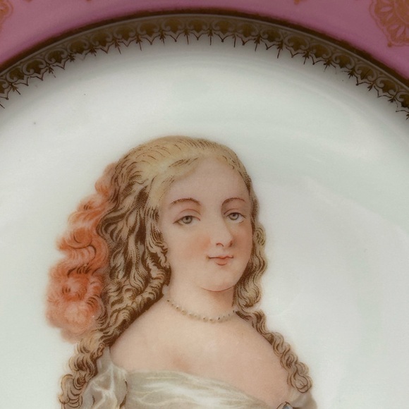 Antique MR France Limoges portrait plate signed - Picture 3 of 7